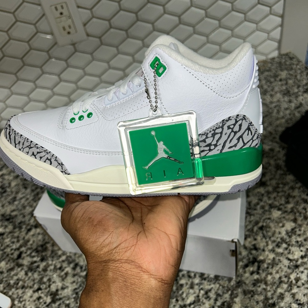 Air Jordan 3 size 6 in women’s